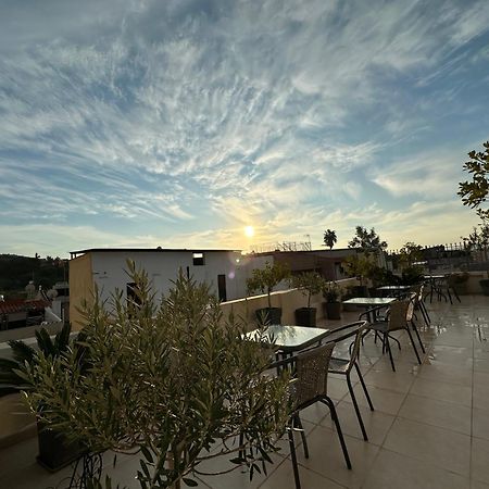 Theasis Athens Bed & Breakfast Exterior photo
