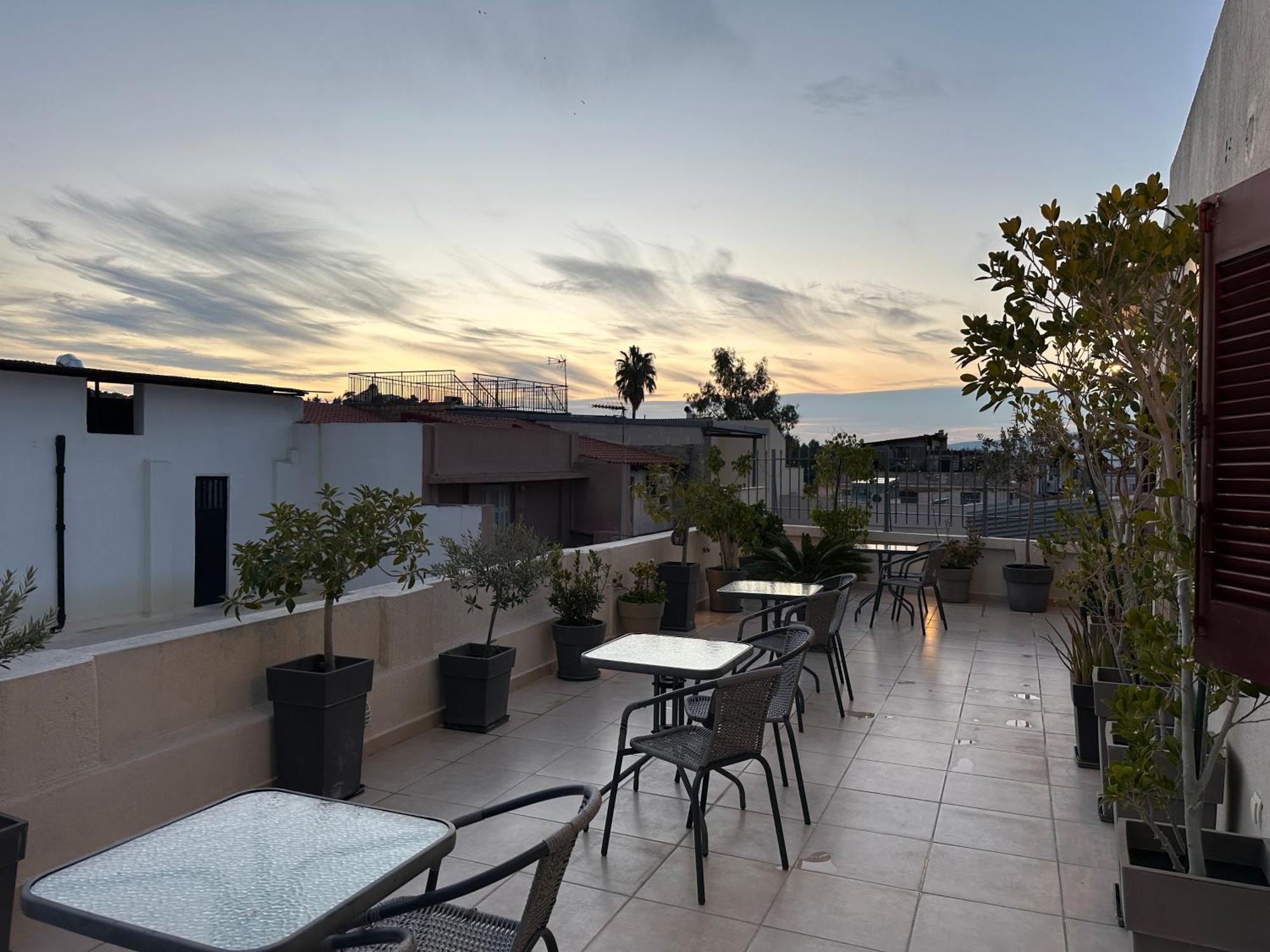 Theasis Athens Bed & Breakfast Exterior photo