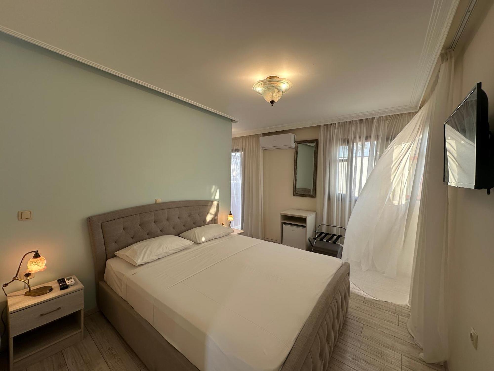 Theasis Athens Bed & Breakfast Exterior photo